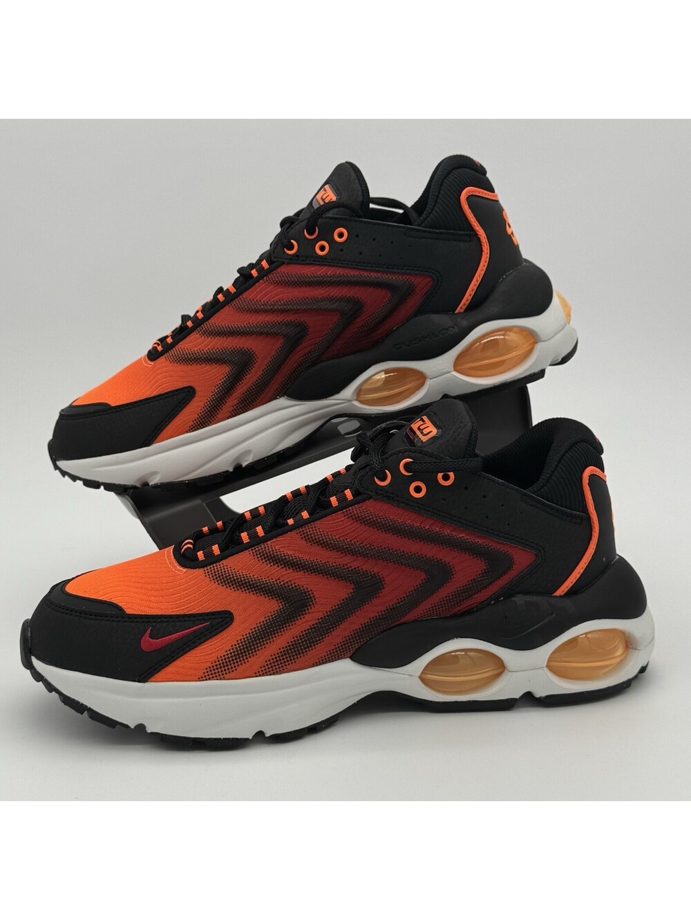 NEW Nike Air Max TW SE Orange White Black Gym Red FJ2590-001 Men's 10.5 Shoes - Picture 1 of 7